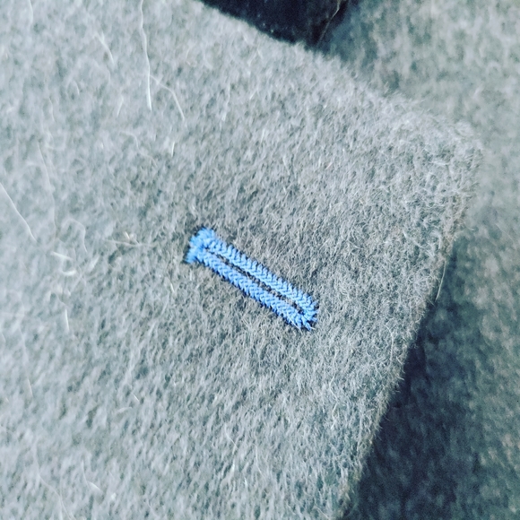 Like new 100% cashmere,charcoal men's coat, appx sz 38-40. Custom made. - Picture 7 of 8